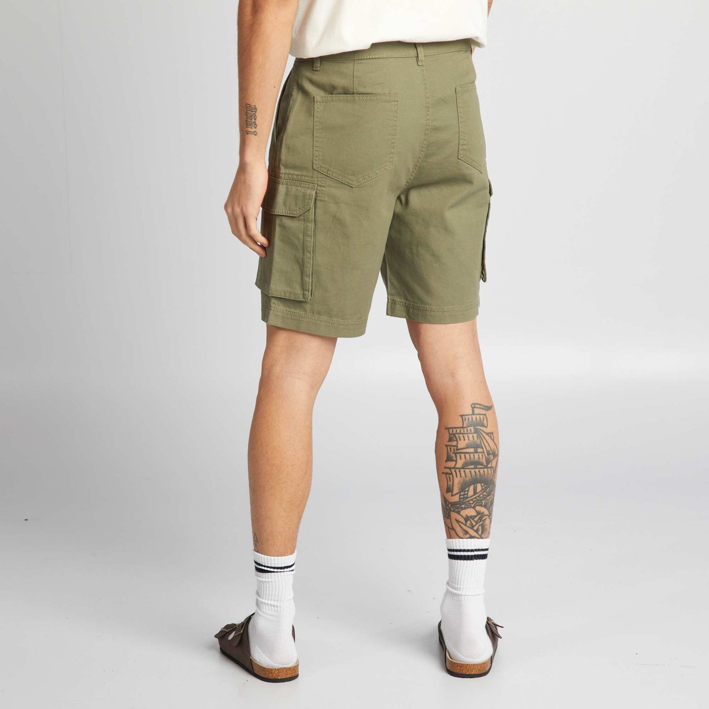 Short chino avec poches sur les côtés Vert