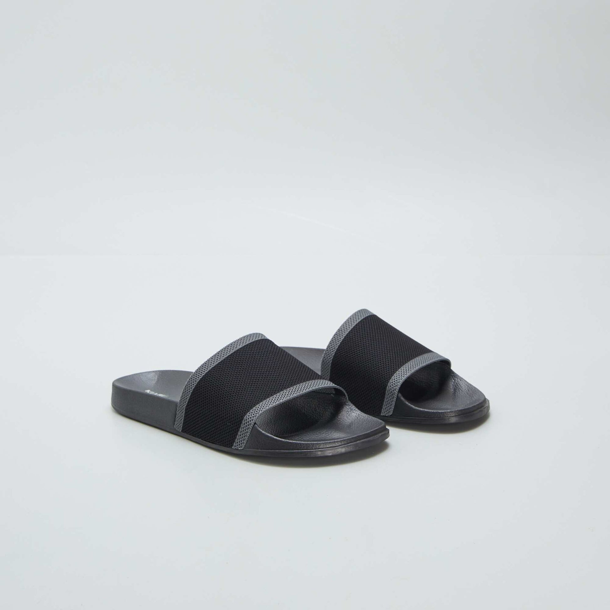 Sandales en tissu ajour noir