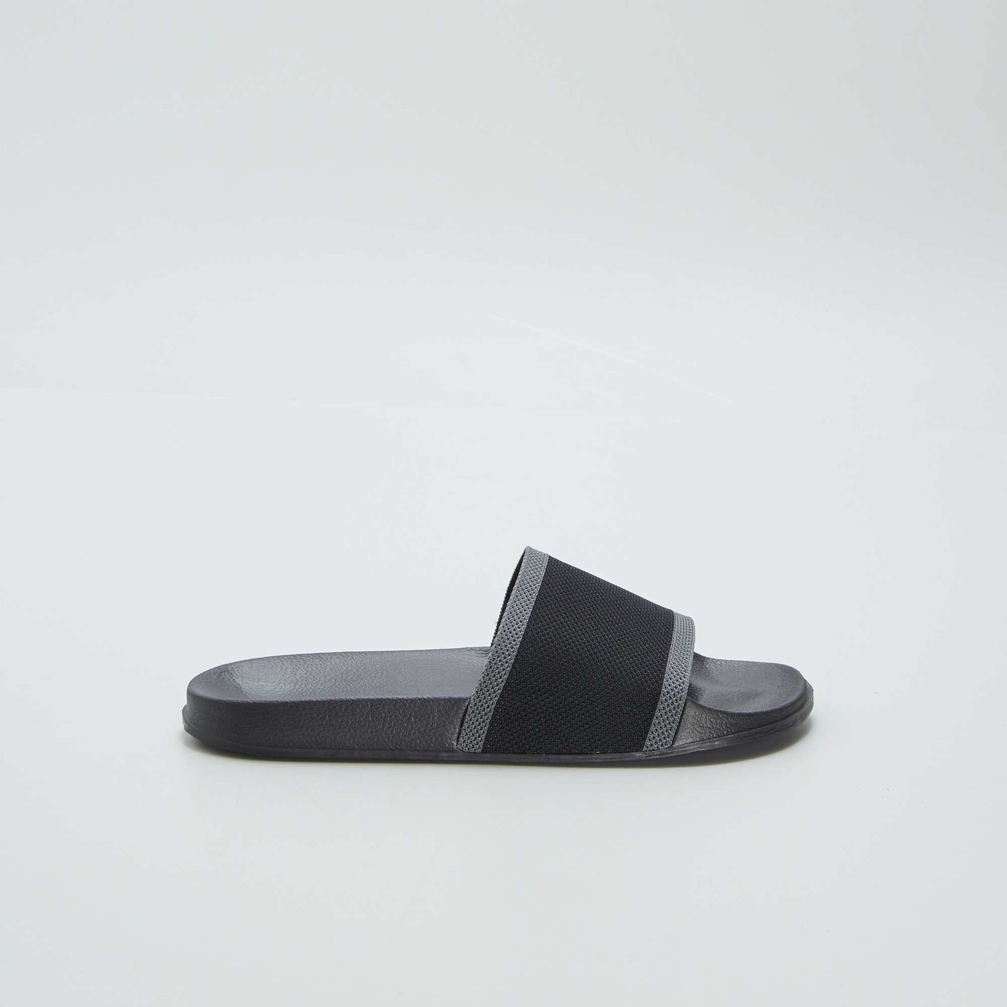 Sandales en tissu ajour noir