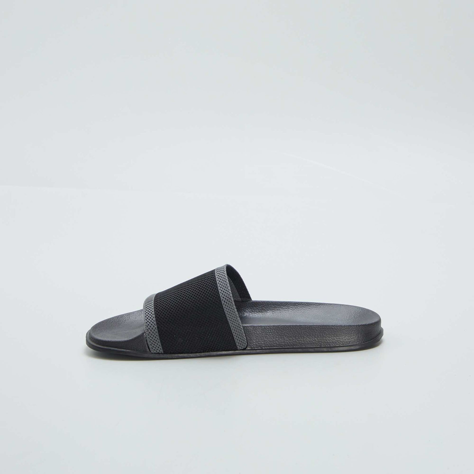 Sandales en tissu ajour noir