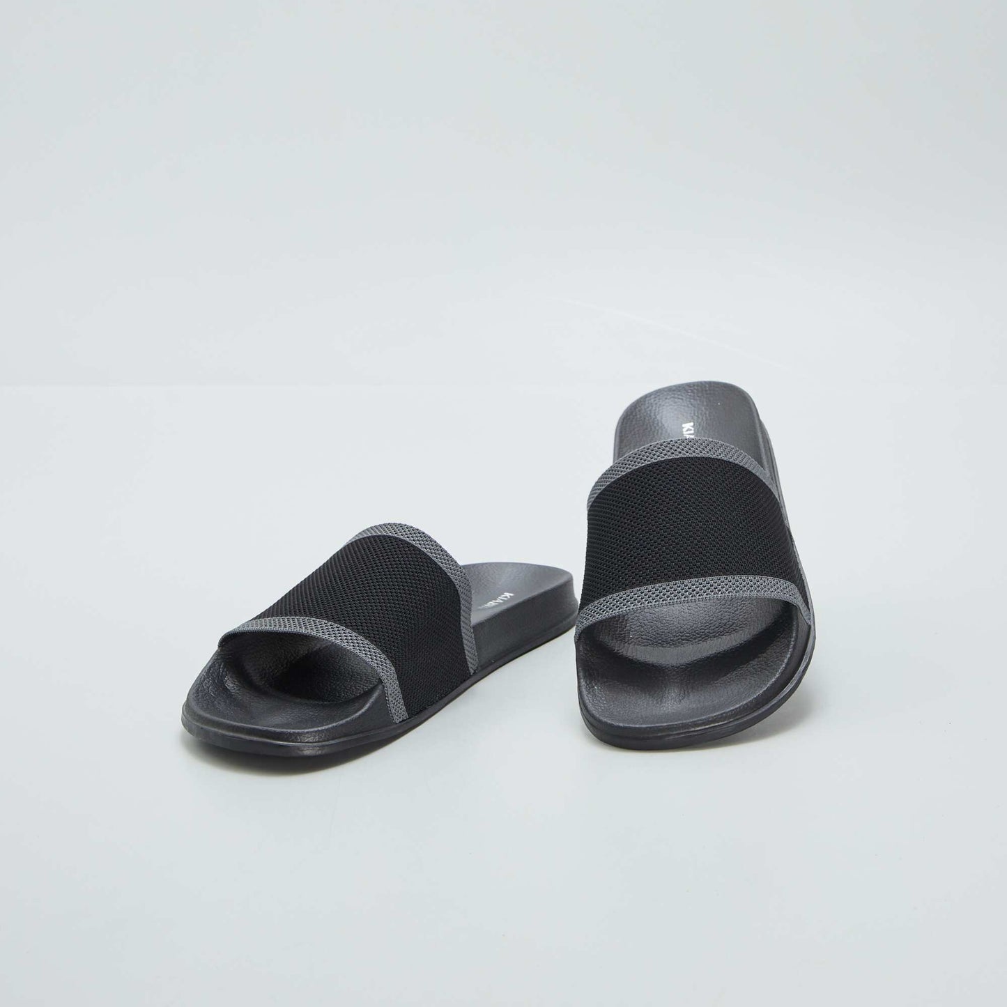 Sandales en tissu ajour noir