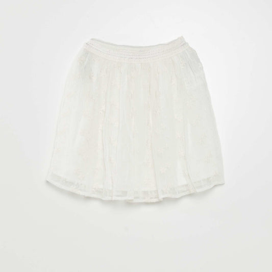 Jupe vas e en tulle brod blanc