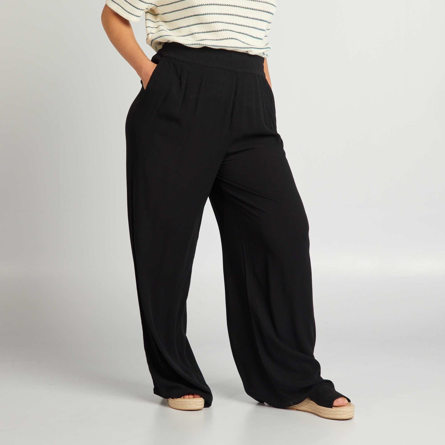 Pantalon large   taille  lastiqu e noir