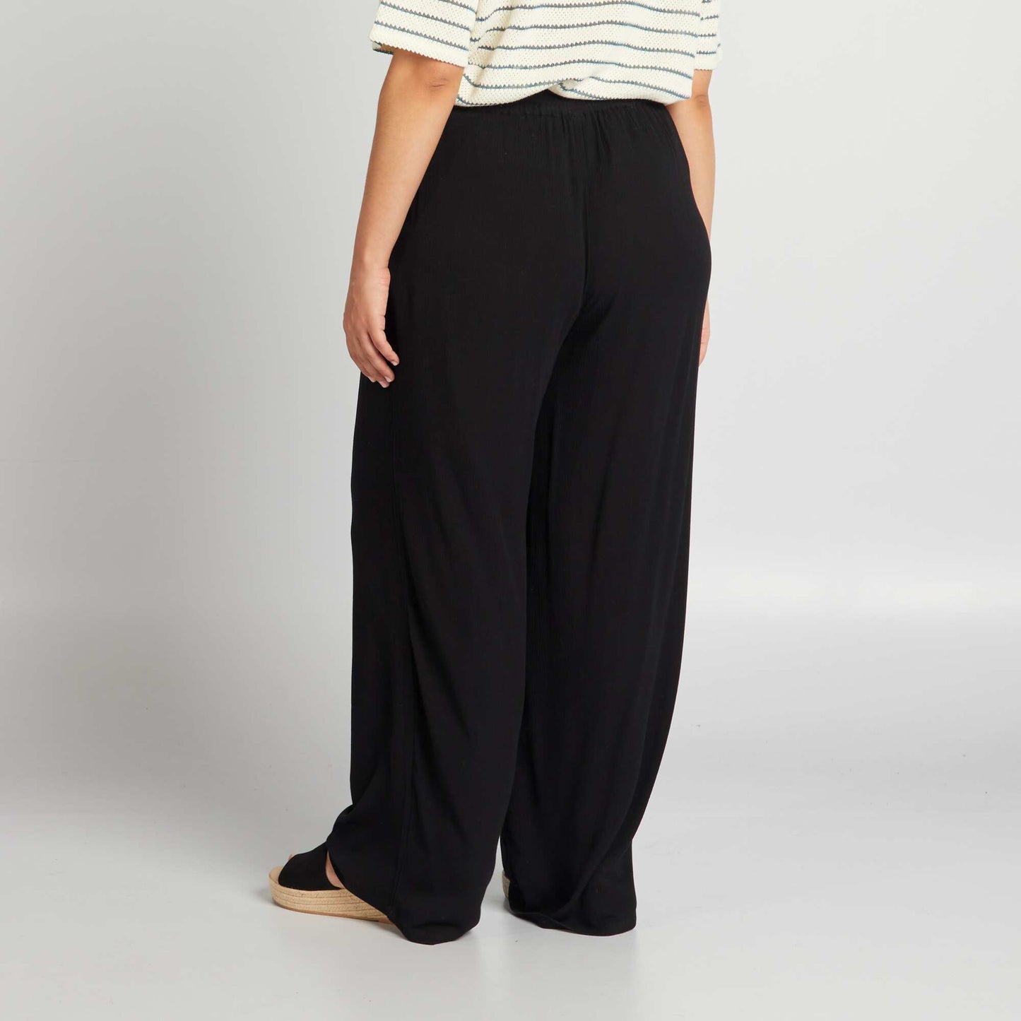 Pantalon large   taille  lastiqu e noir