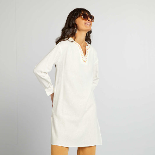 Blouse longue en lin avec col tunisien Blanc