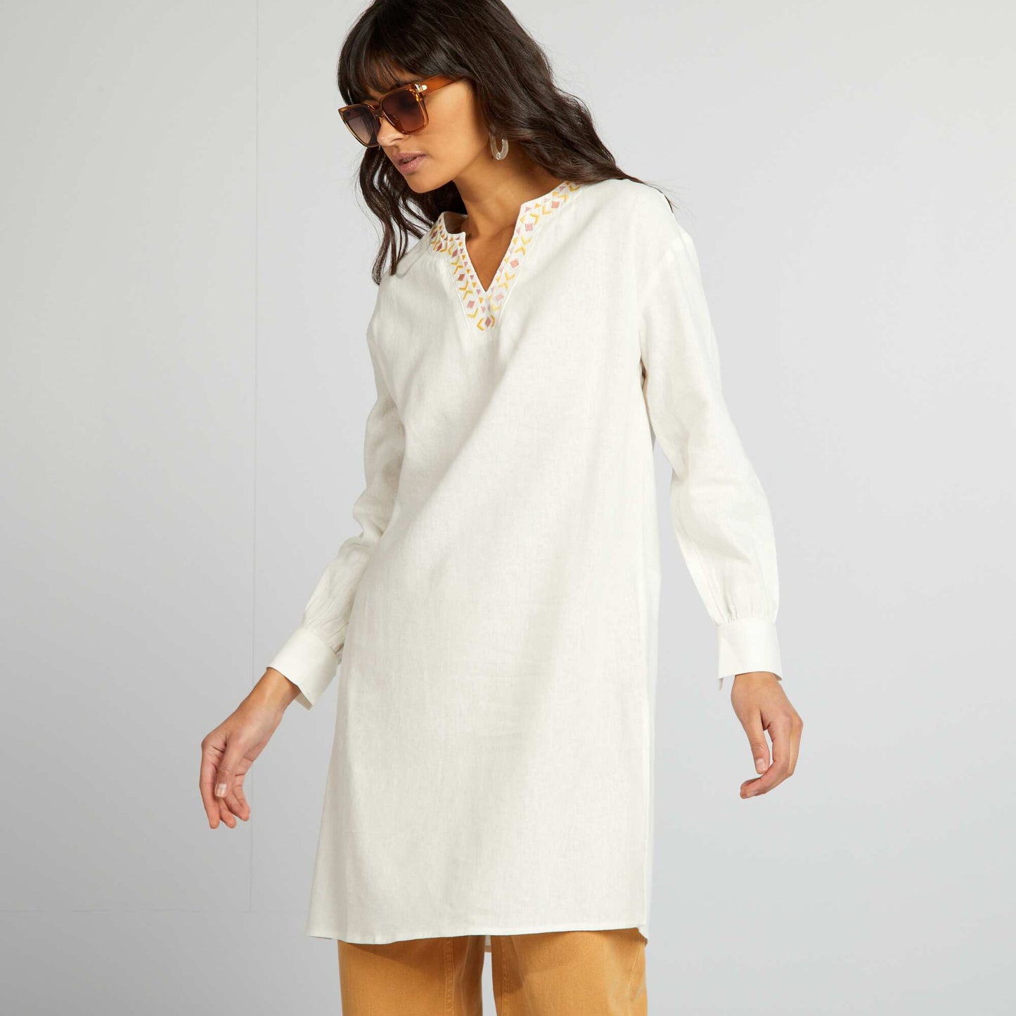 Blouse longue en lin avec col tunisien Blanc