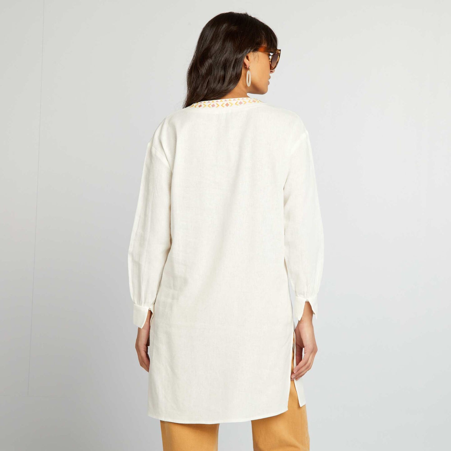 Blouse longue en lin avec col tunisien Blanc