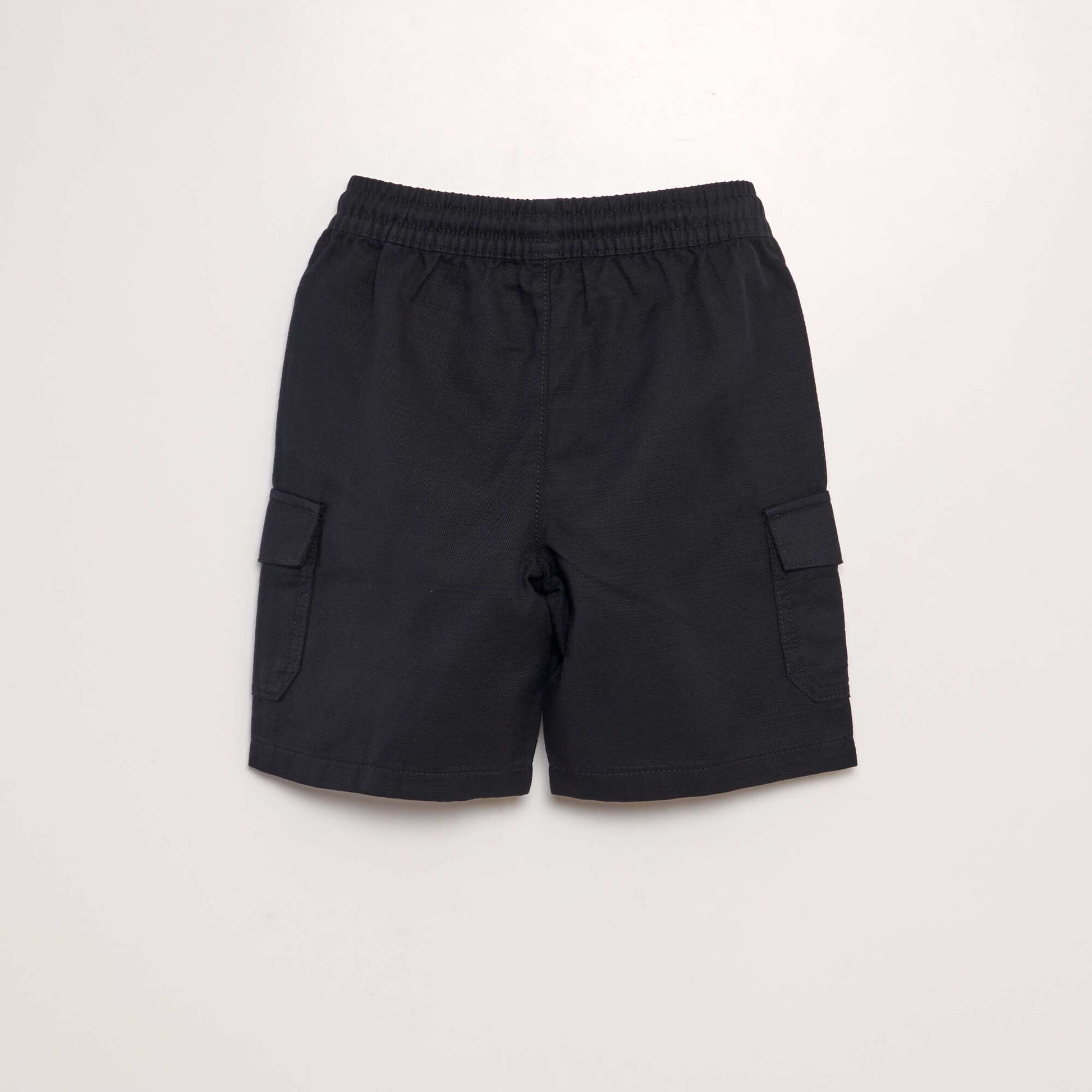 Short avec poches sur les c t s noir