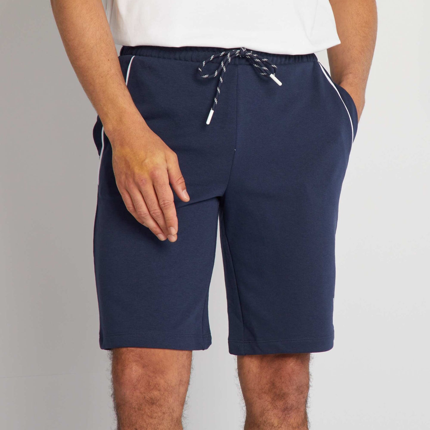 Short en molleton   taille  lastiqu e Bleu marine