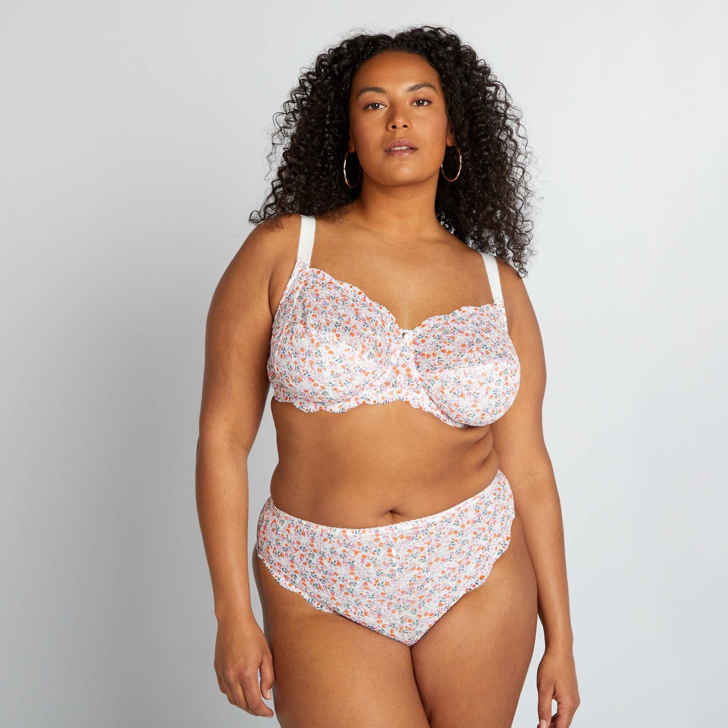 Soutien-gorge corbeille en dentelle fleurie Rose