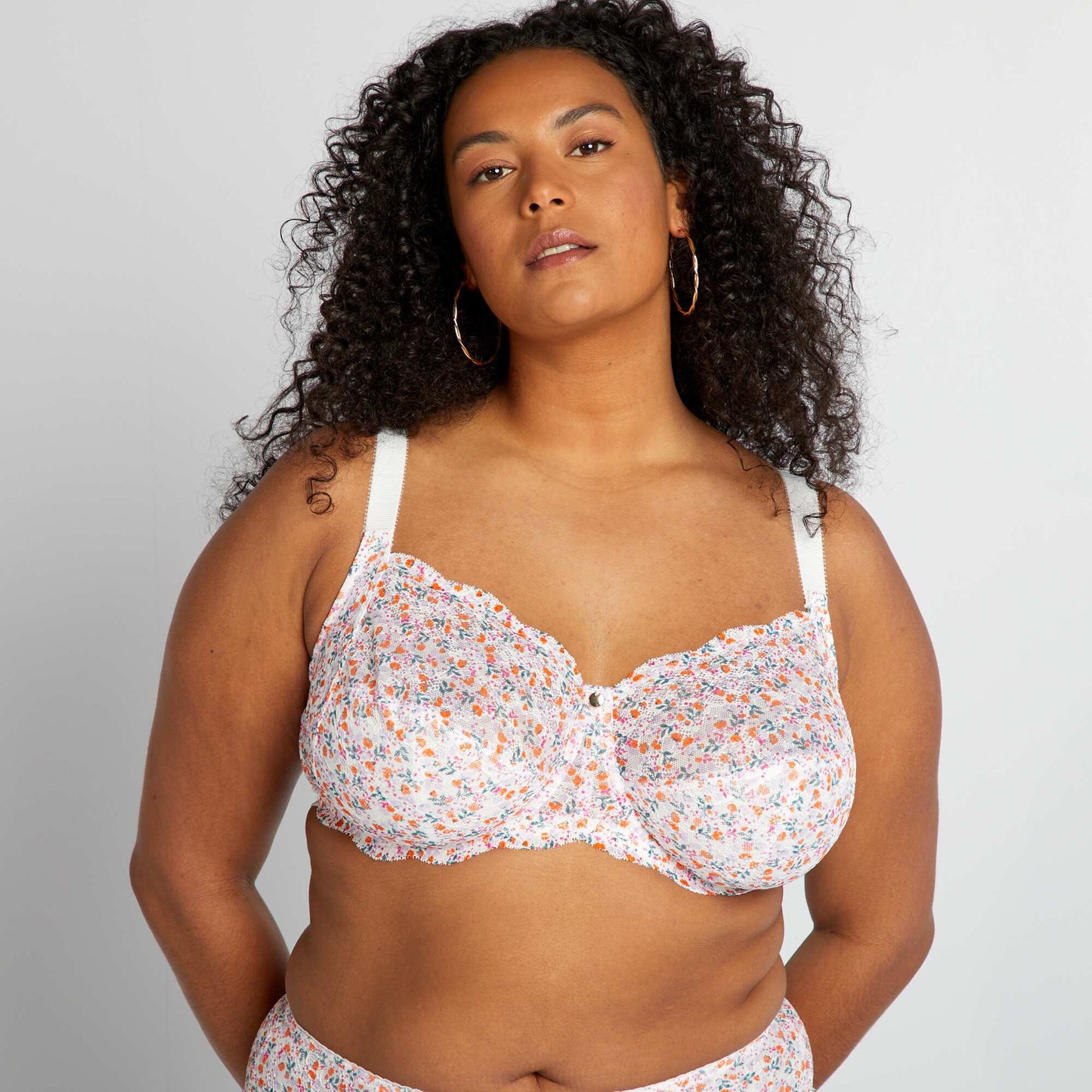 Soutien-gorge corbeille en dentelle fleurie Rose