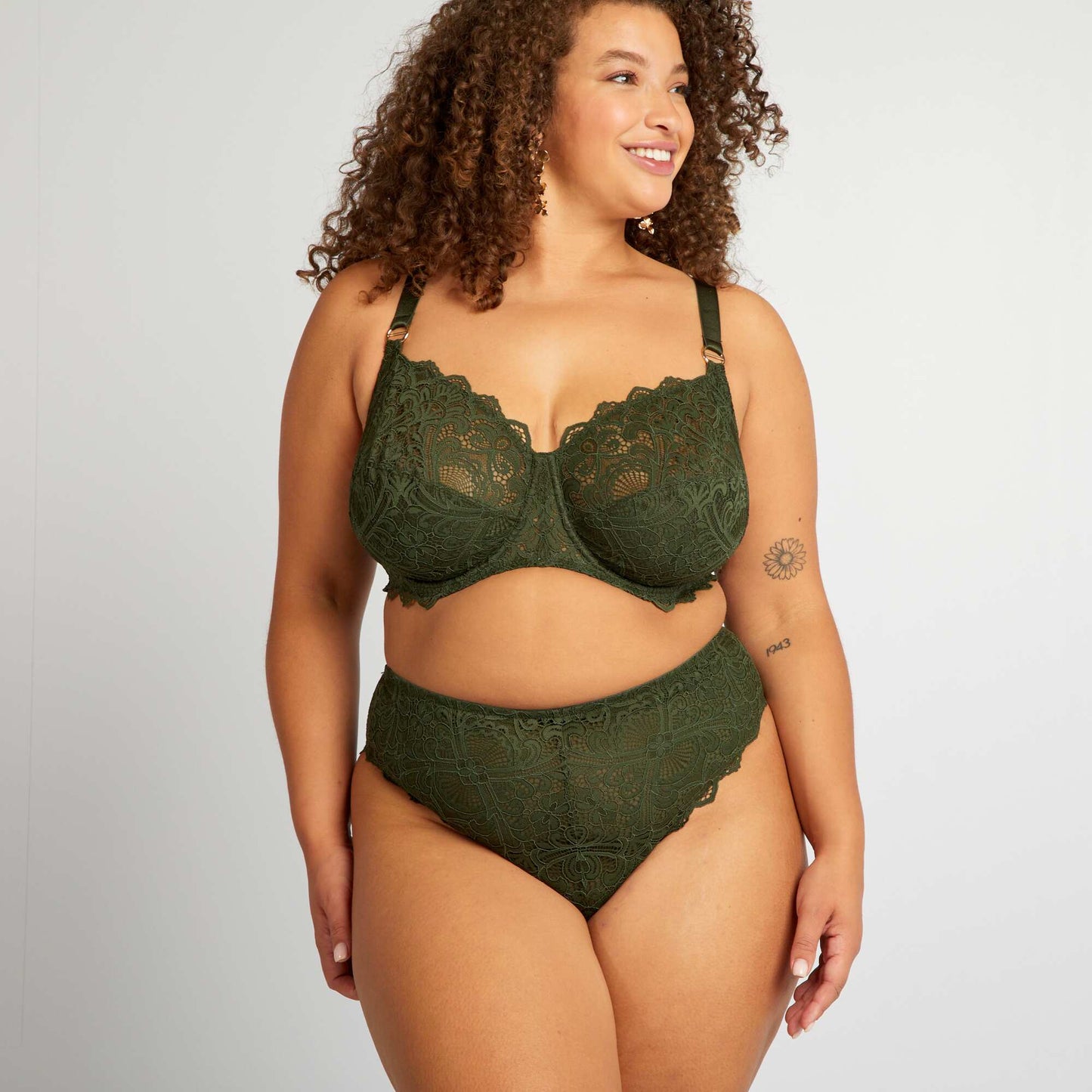 Tanga en dentelle et en microfibre Vert