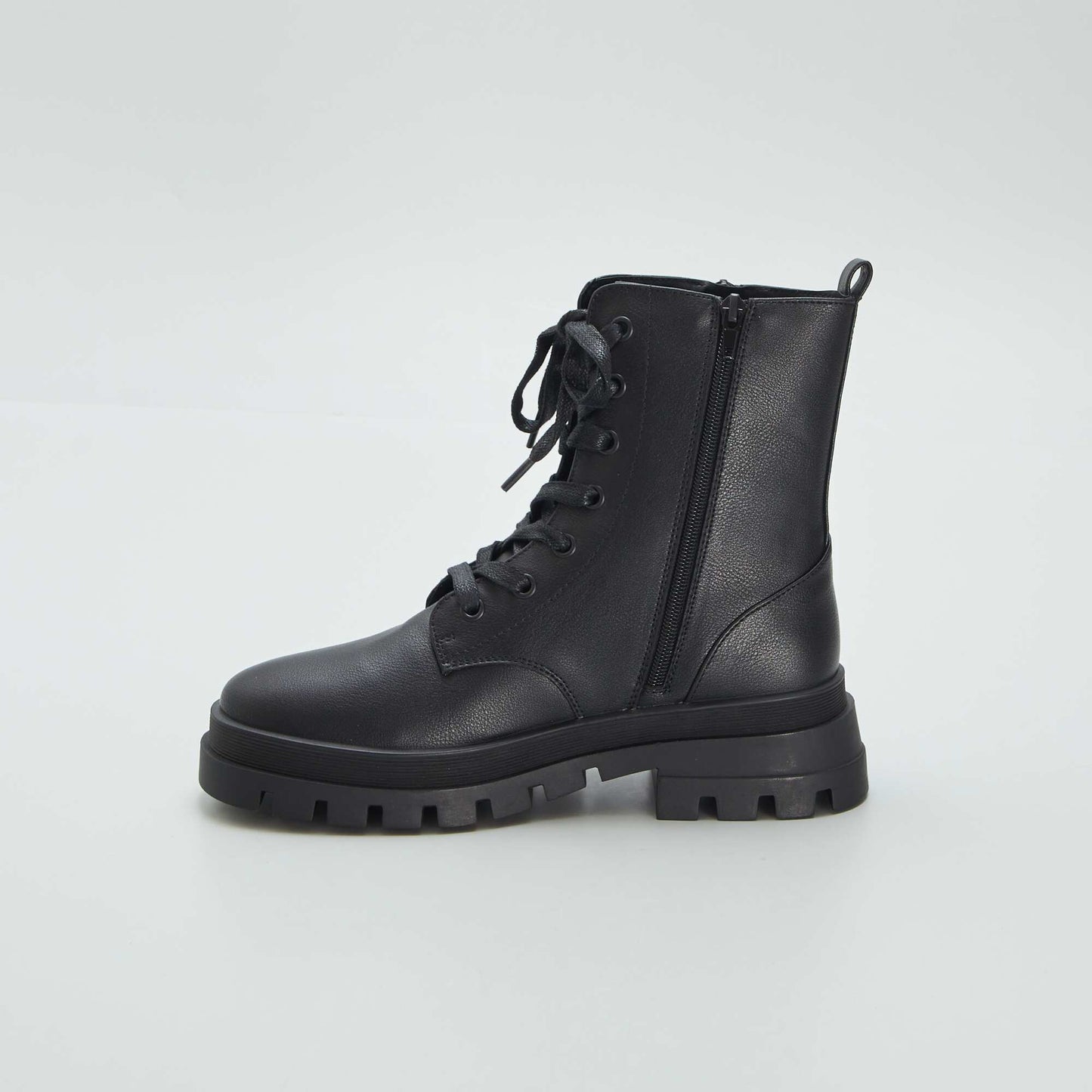 Boots type rangers Noir