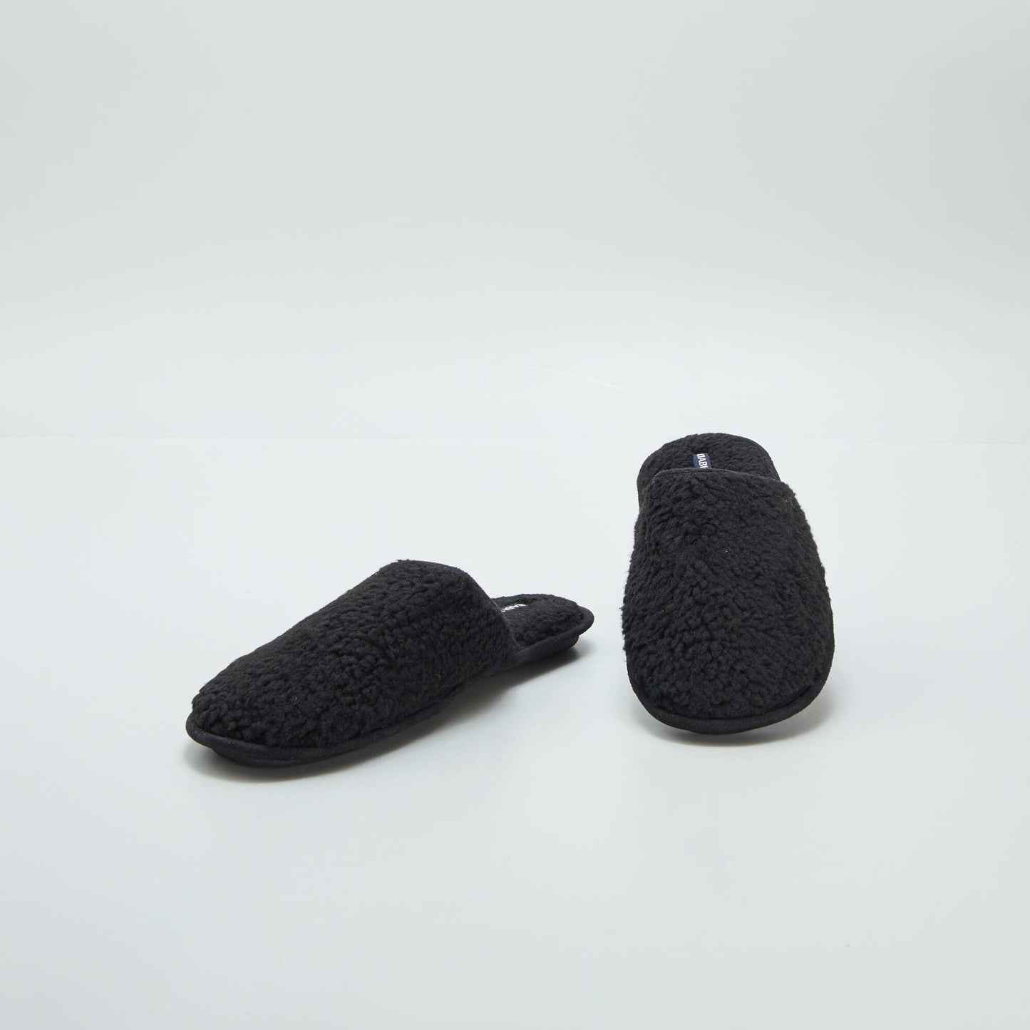 Chaussons en sherpa Noir