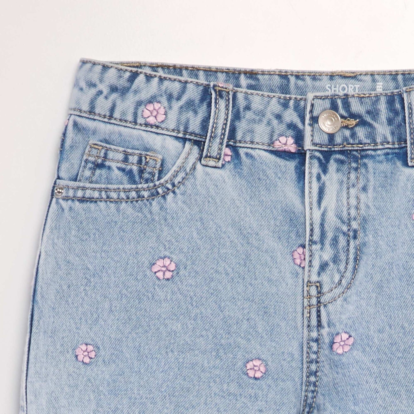 Short en jean broderies Fleurs roses