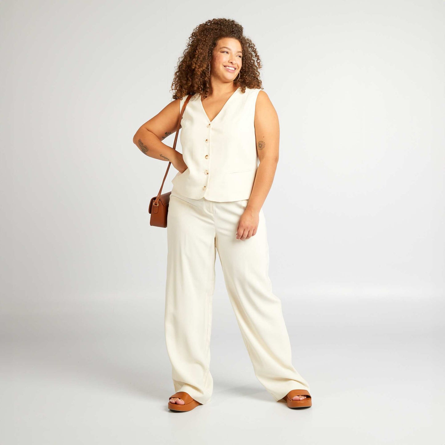 Pantalon large   taille  lastiqu e Beige