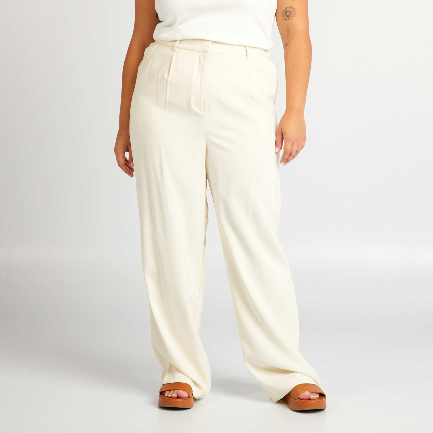 Pantalon large   taille  lastiqu e Beige