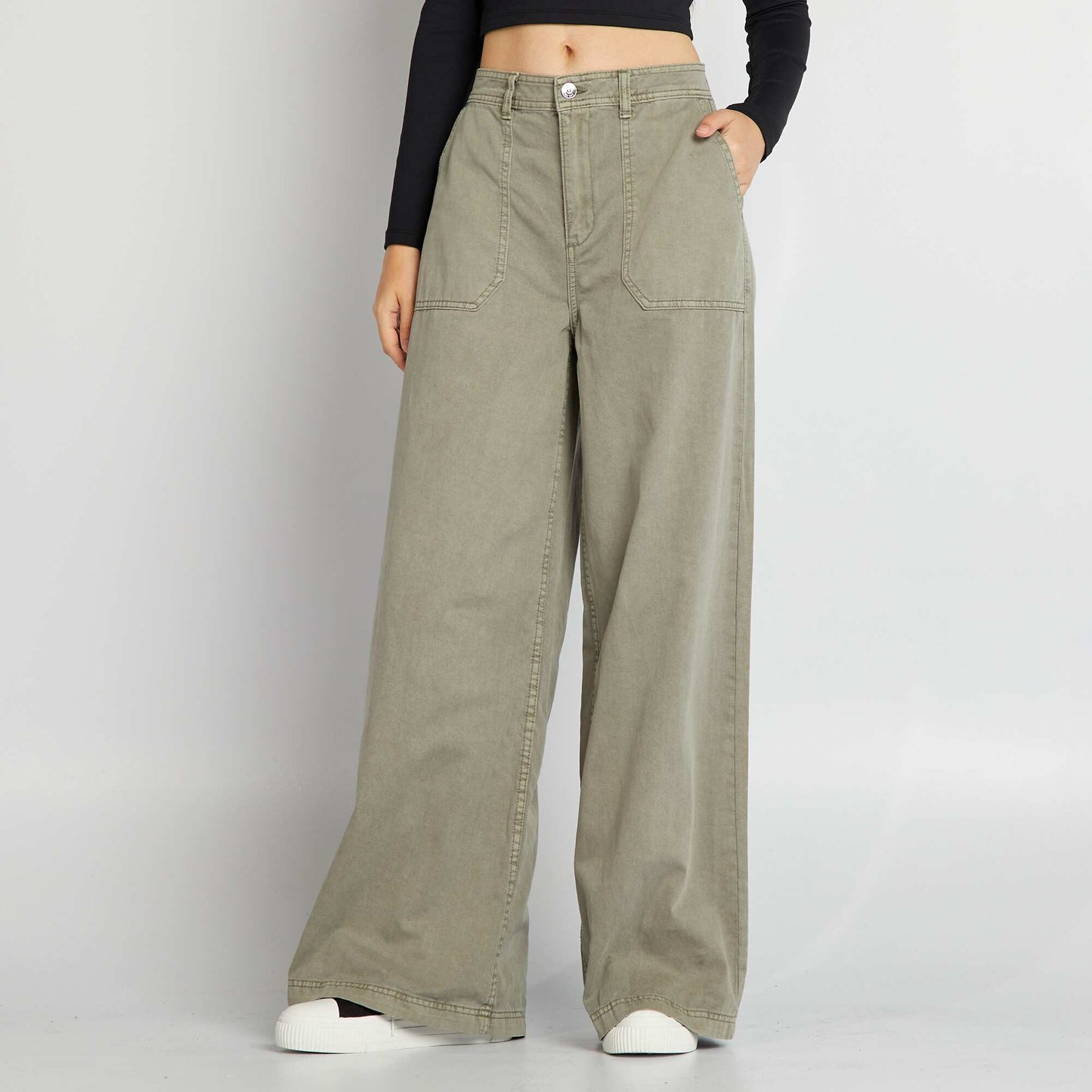 Pantalon large avec grandes poches Kaki