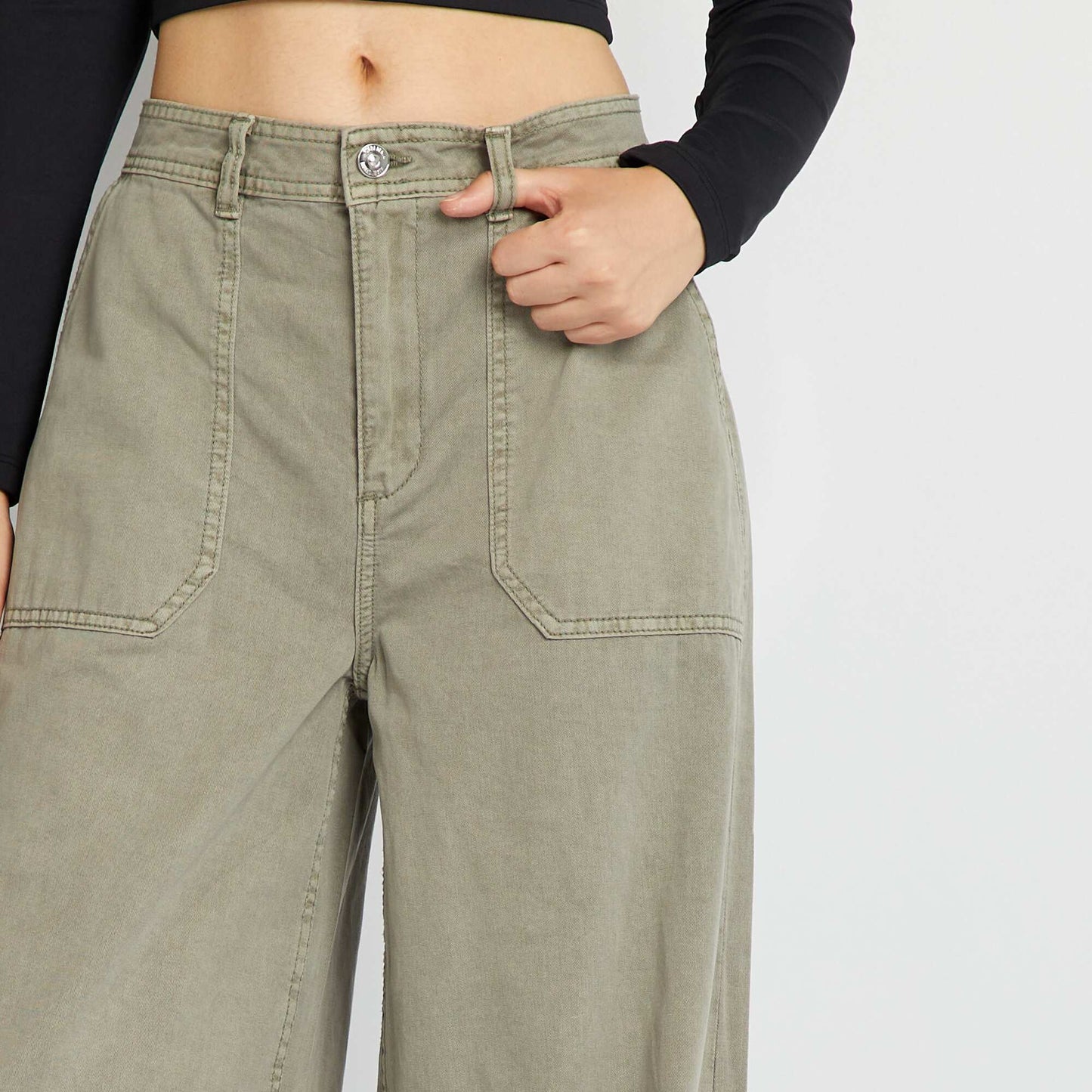 Pantalon large avec grandes poches Kaki