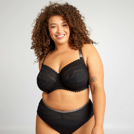 Soutien-gorge corbeille embo tant en dentelle noir