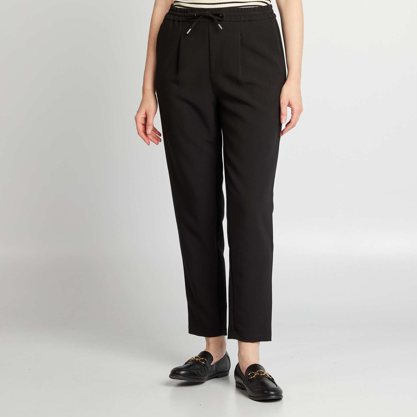 Pantalon cigarette style jogging noir