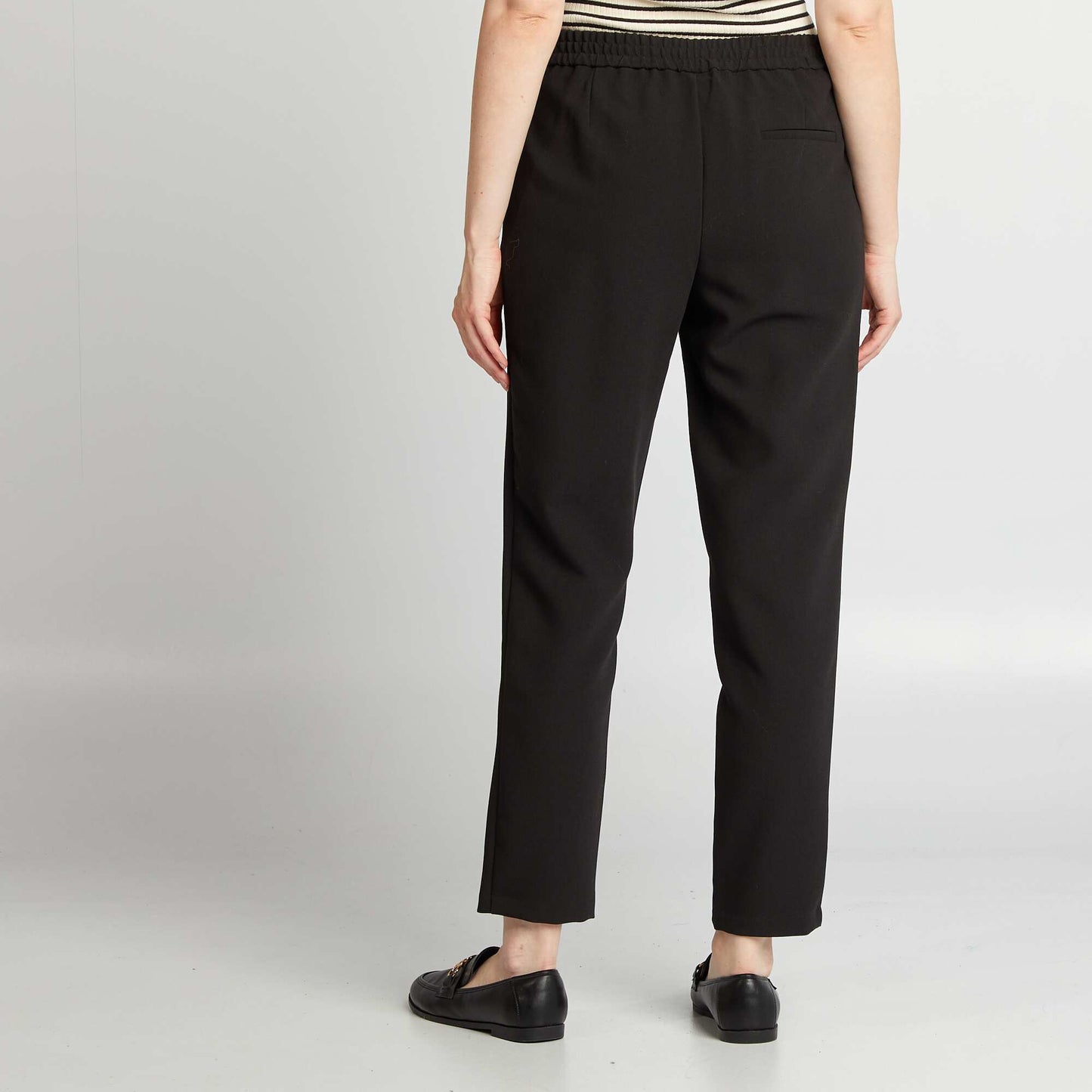 Pantalon cigarette style jogging noir