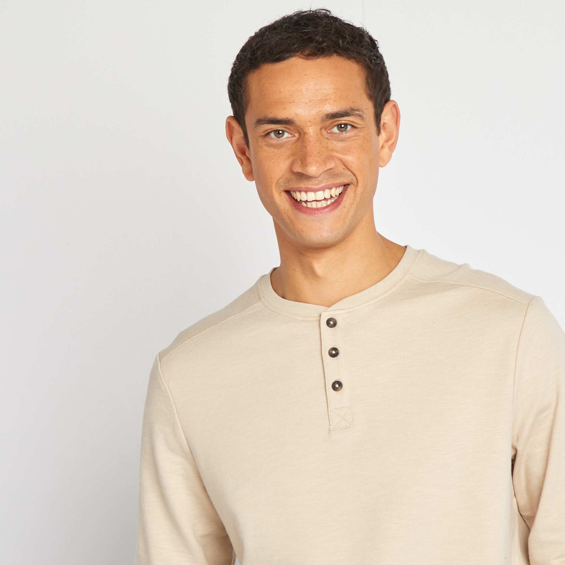 T-shirt à col tunisien Beige