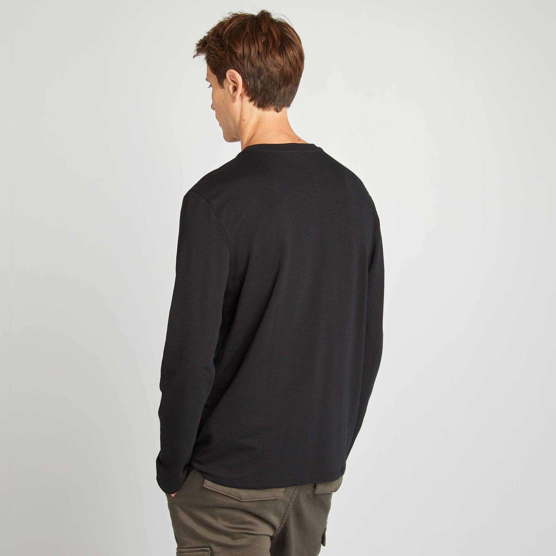 T-shirt col tunisien noir