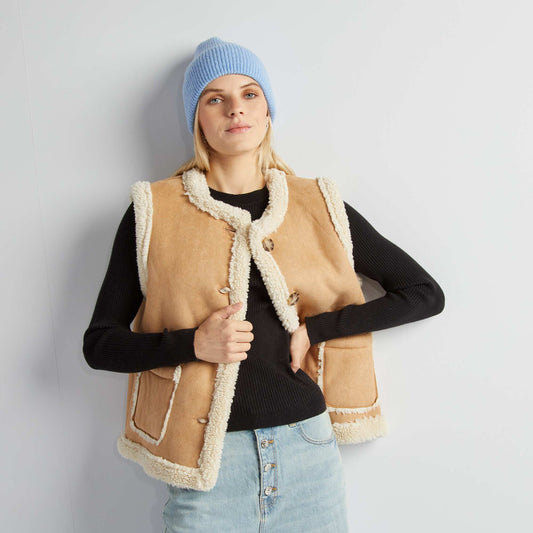 Veste sans manches en suédine et sherpa Beige