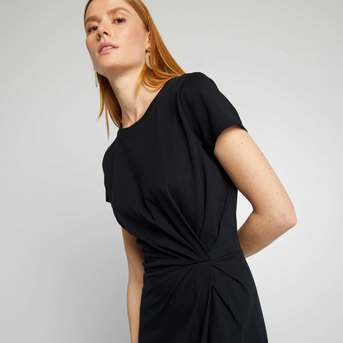 Robe midi à taille resserrée noir