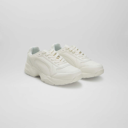 Baskets running en mesh blanc