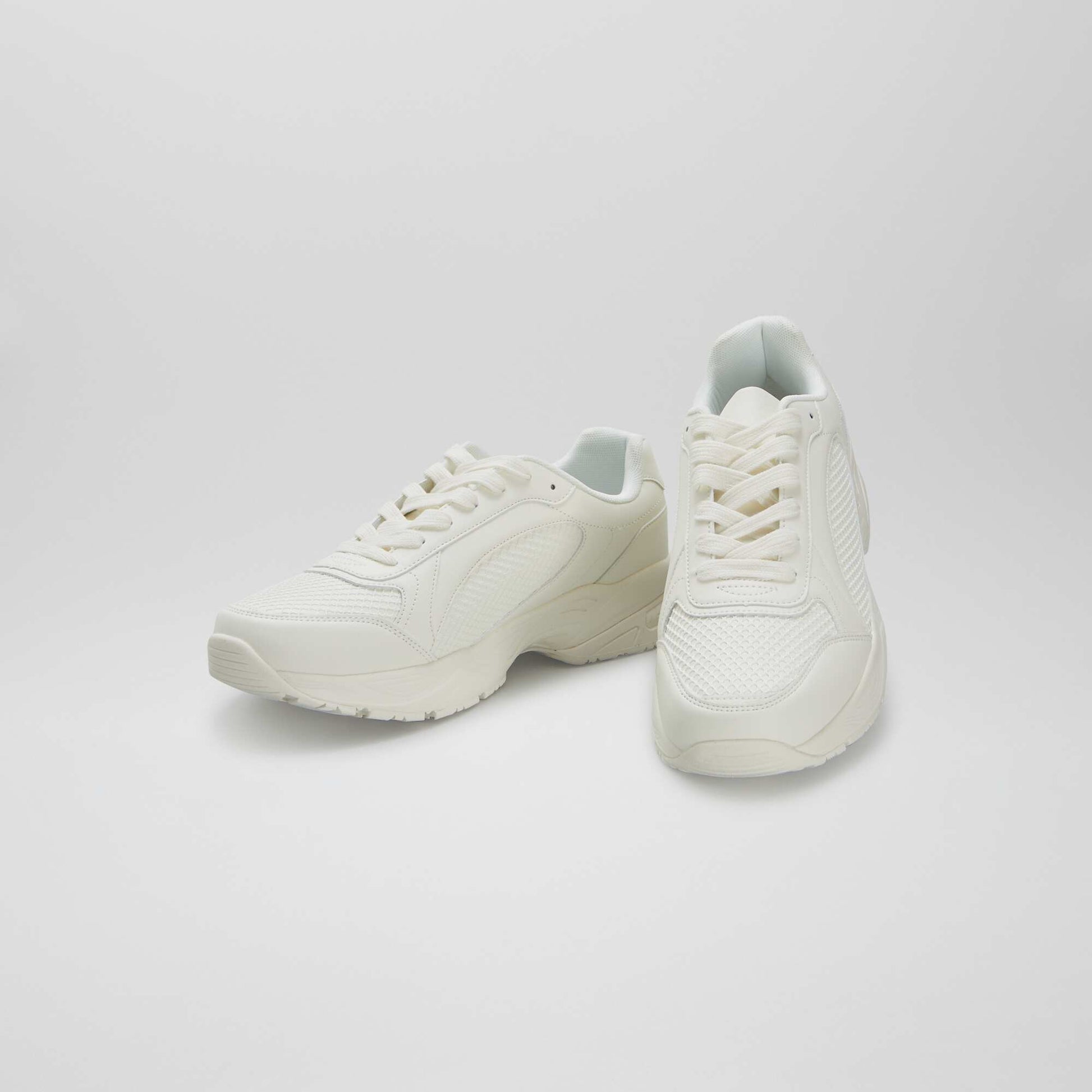 Baskets running en mesh blanc