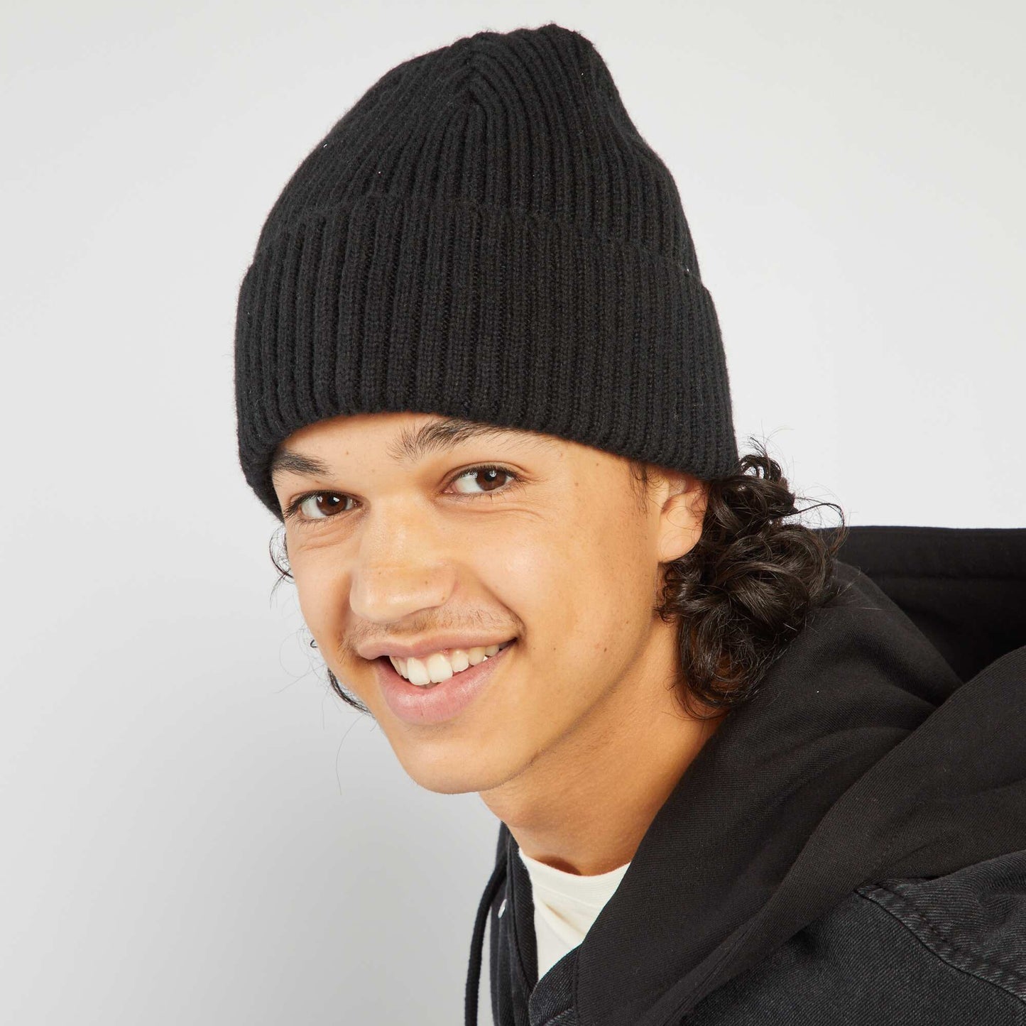 Bonnet avec revers Noir