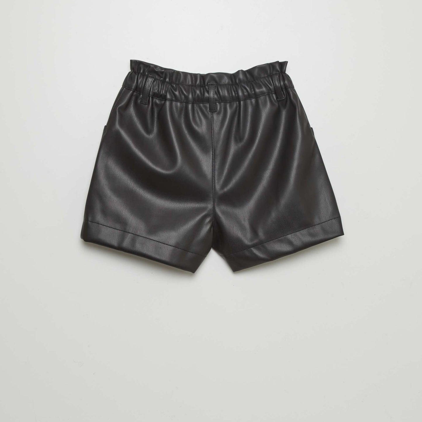 Short paperbag en simili noir