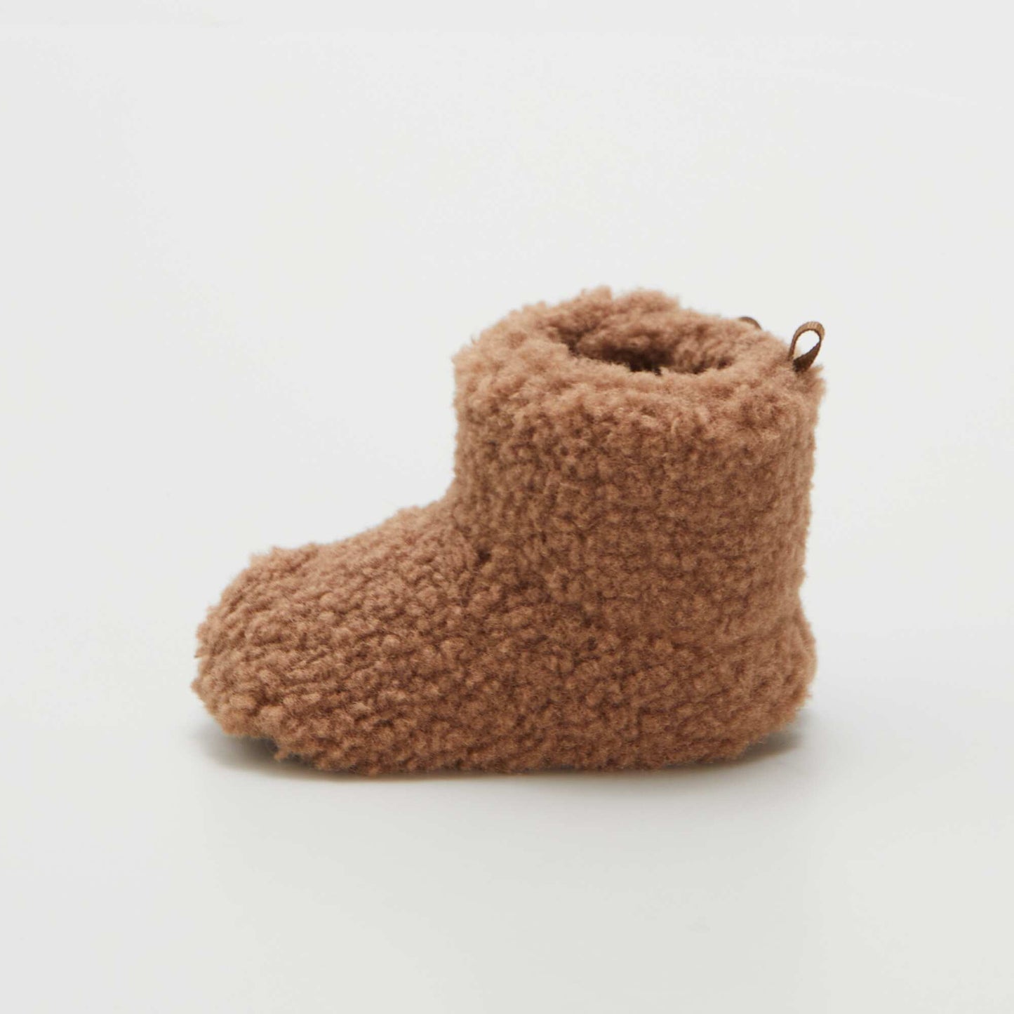 Chaussons en sherpa Beige