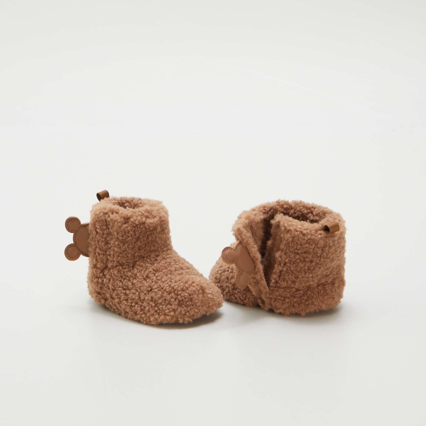 Chaussons en sherpa Beige