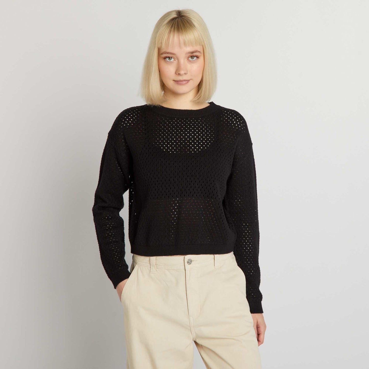 Pull en maille ajour e   col rond noir