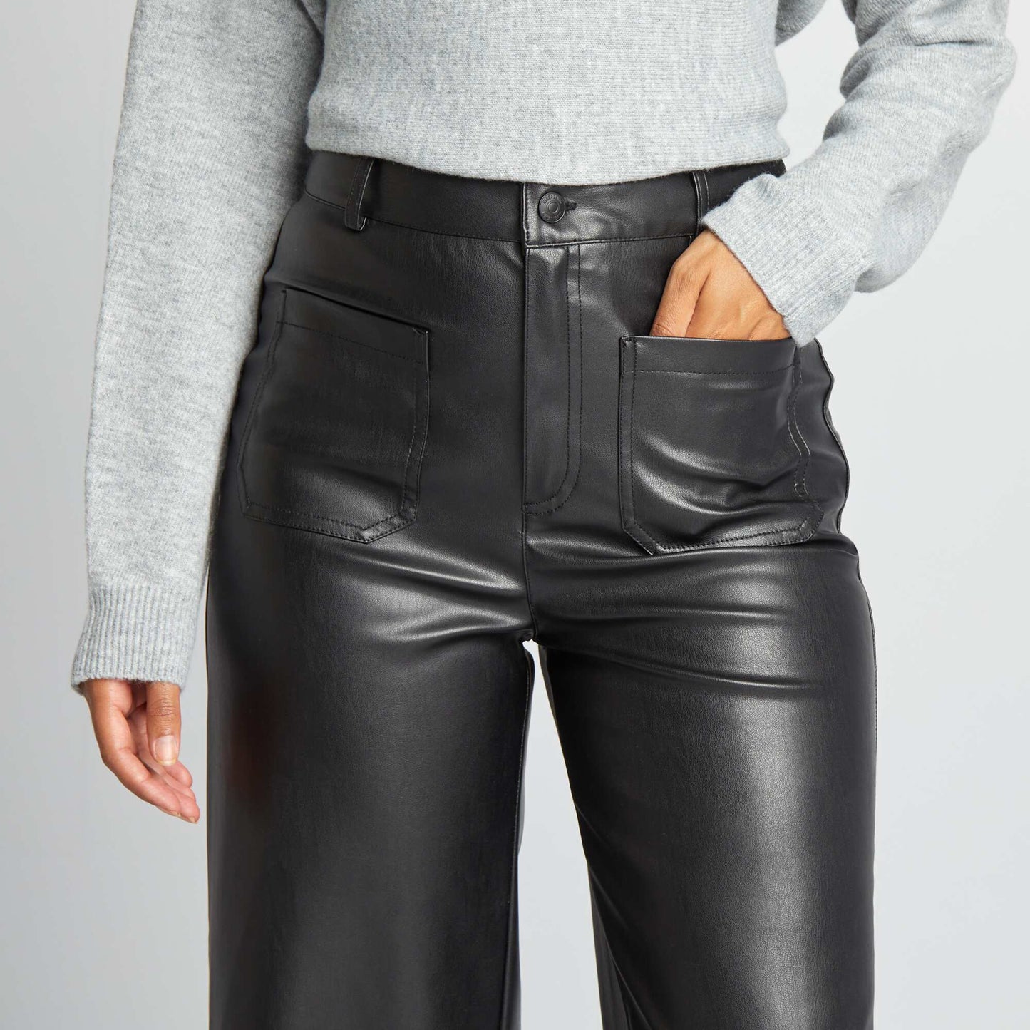 Pantalon droit en simili noir