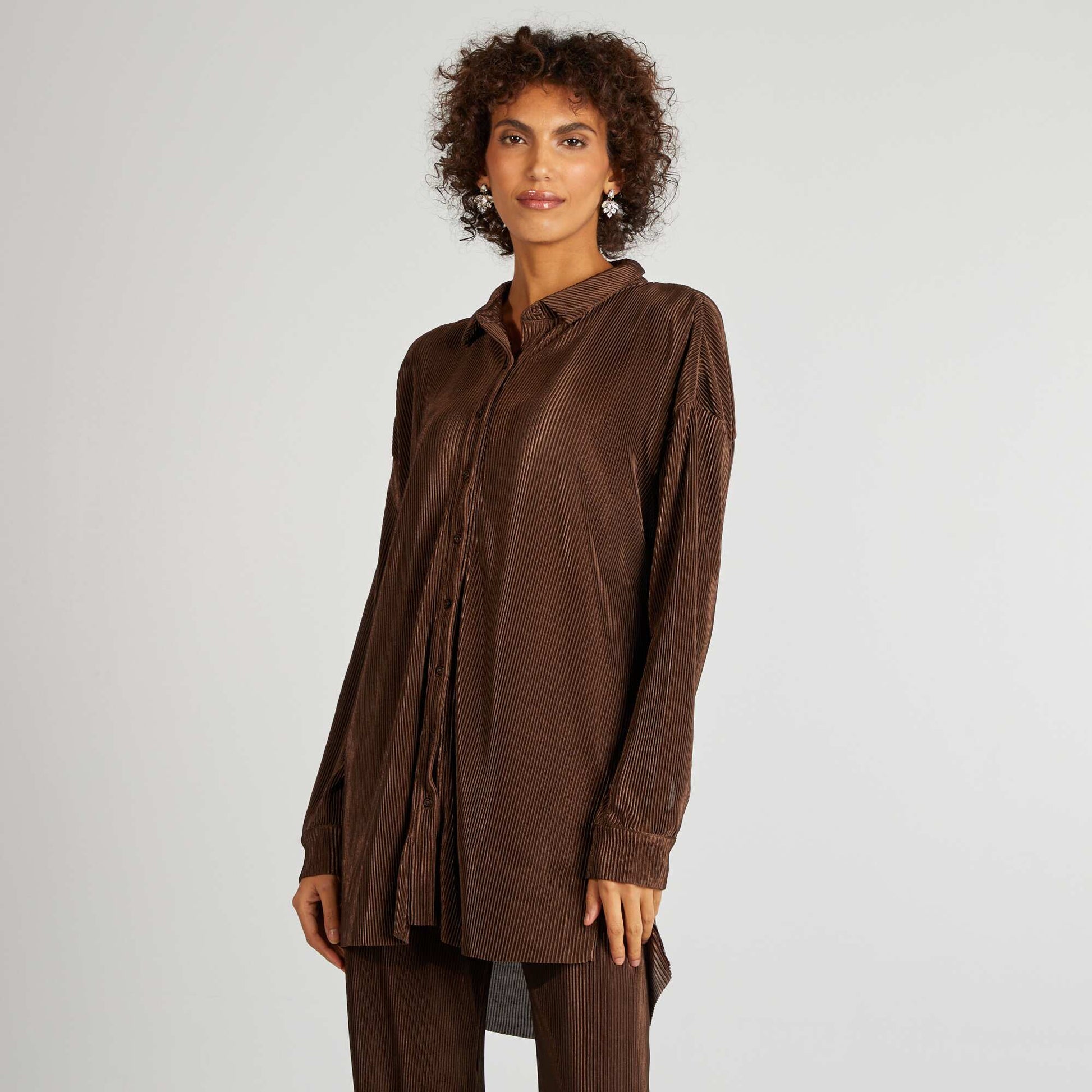 Chemise longue en maille pliss e Marron