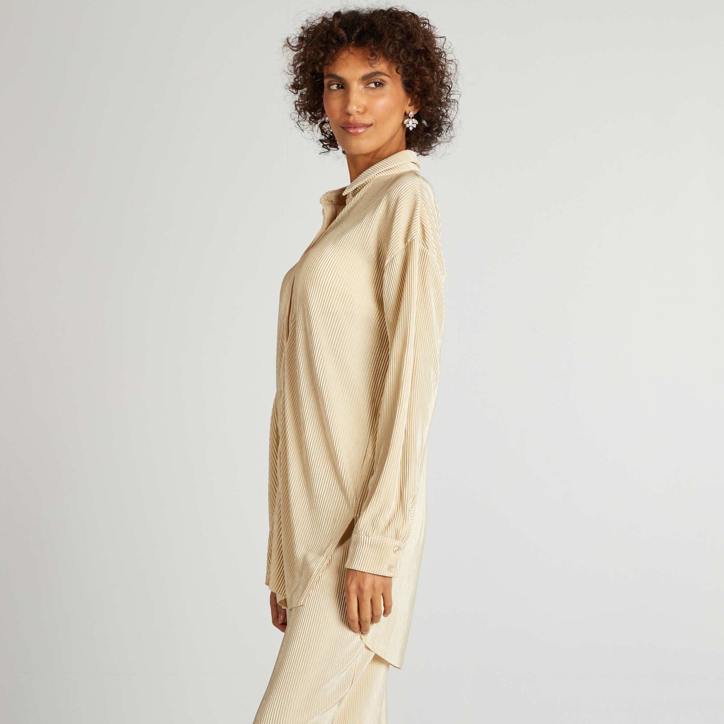 Chemise longue en maille plissée Beige