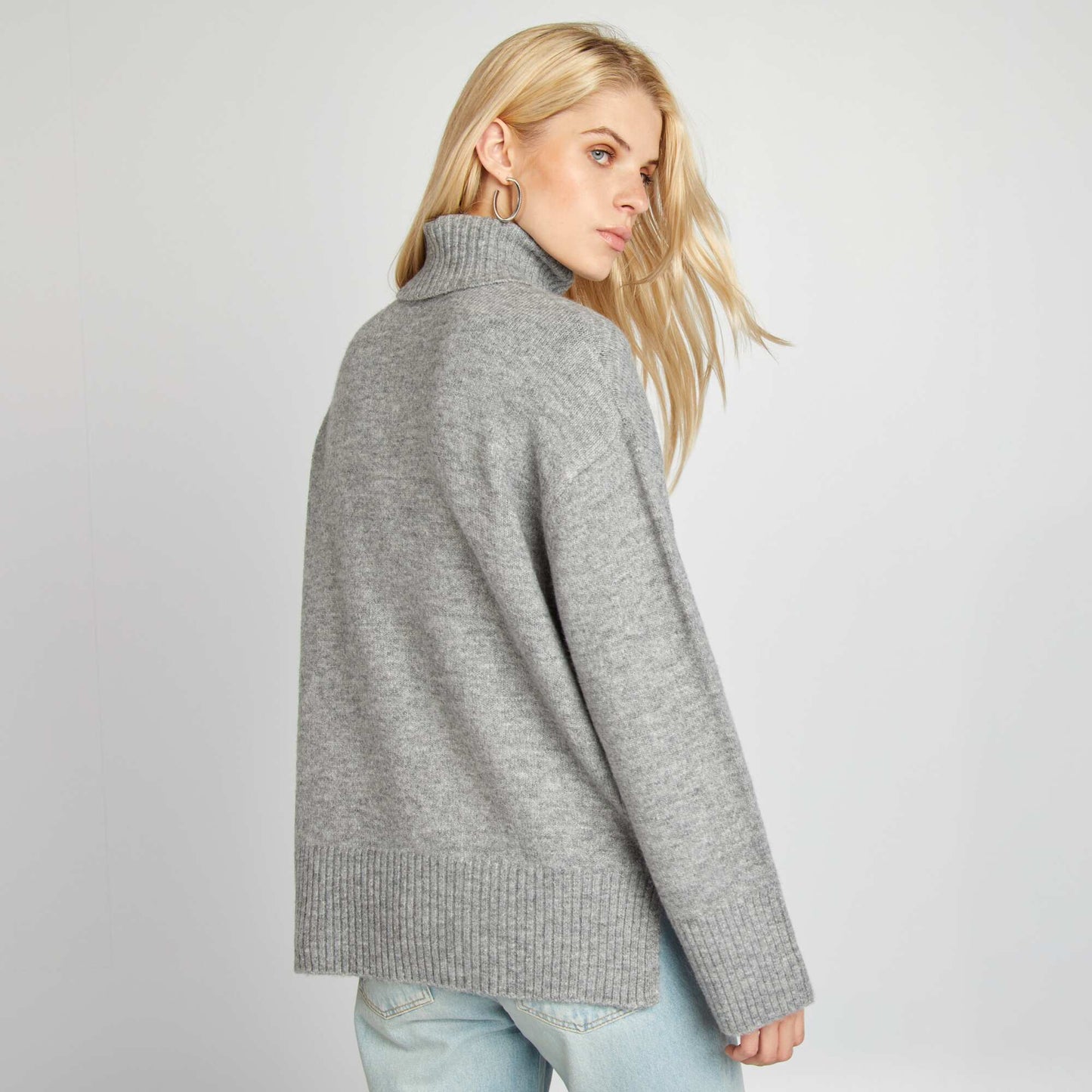 Pull en maille   col montant Gris