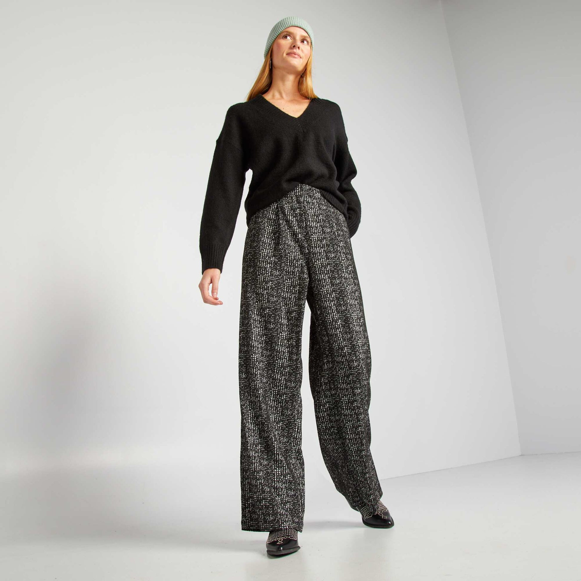 Pull en maille col V noir