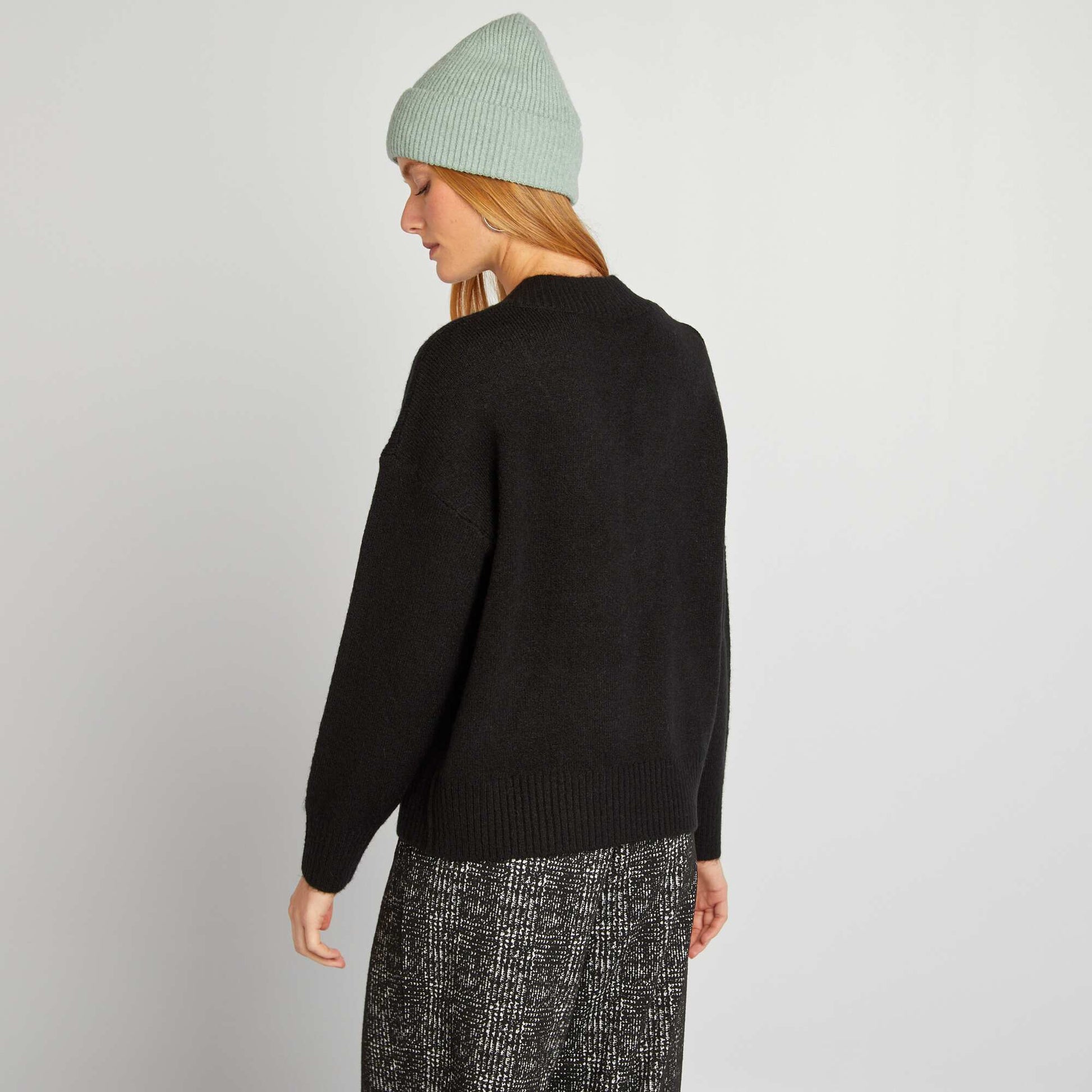 Pull en maille col V noir