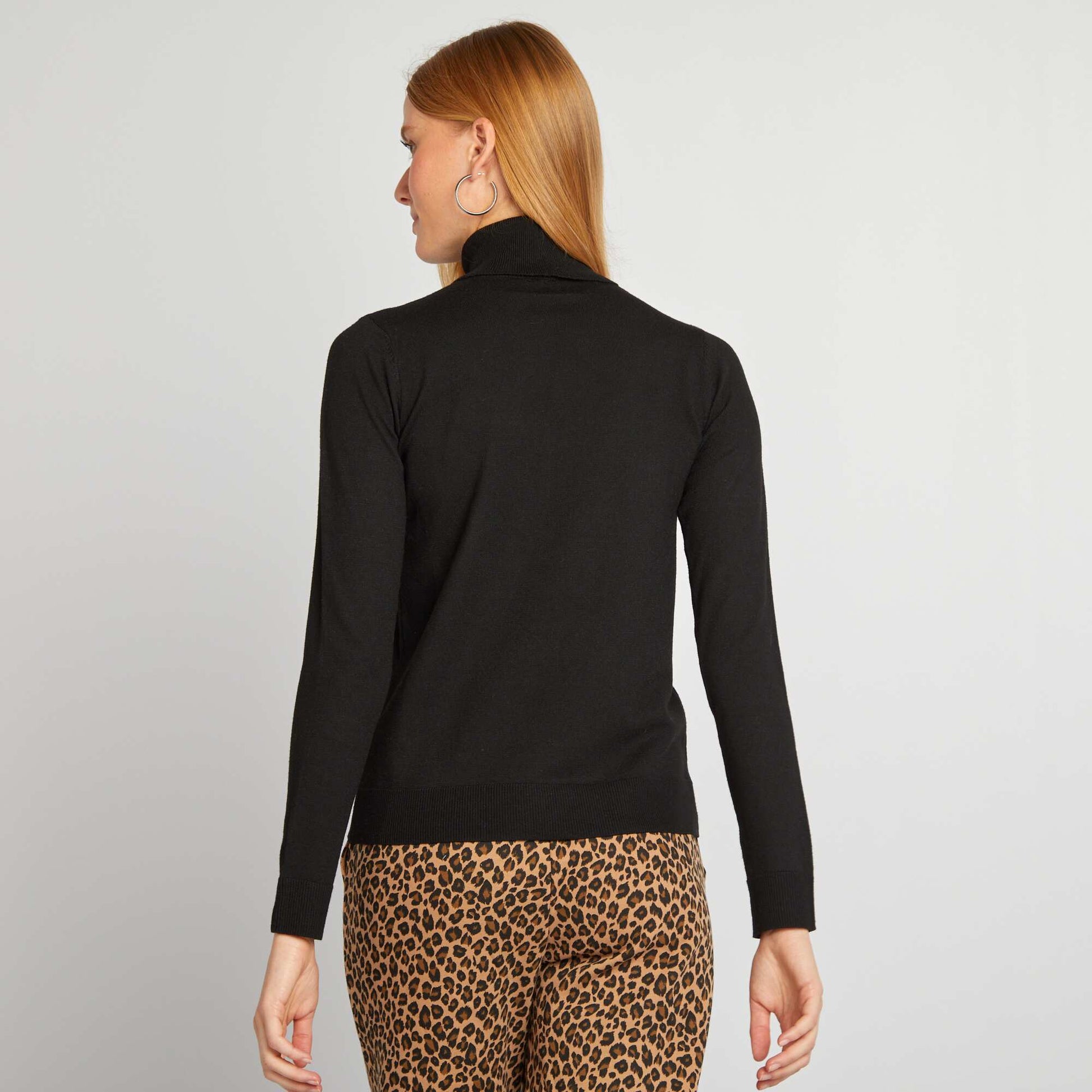 Pull en maille fine col roul noir
