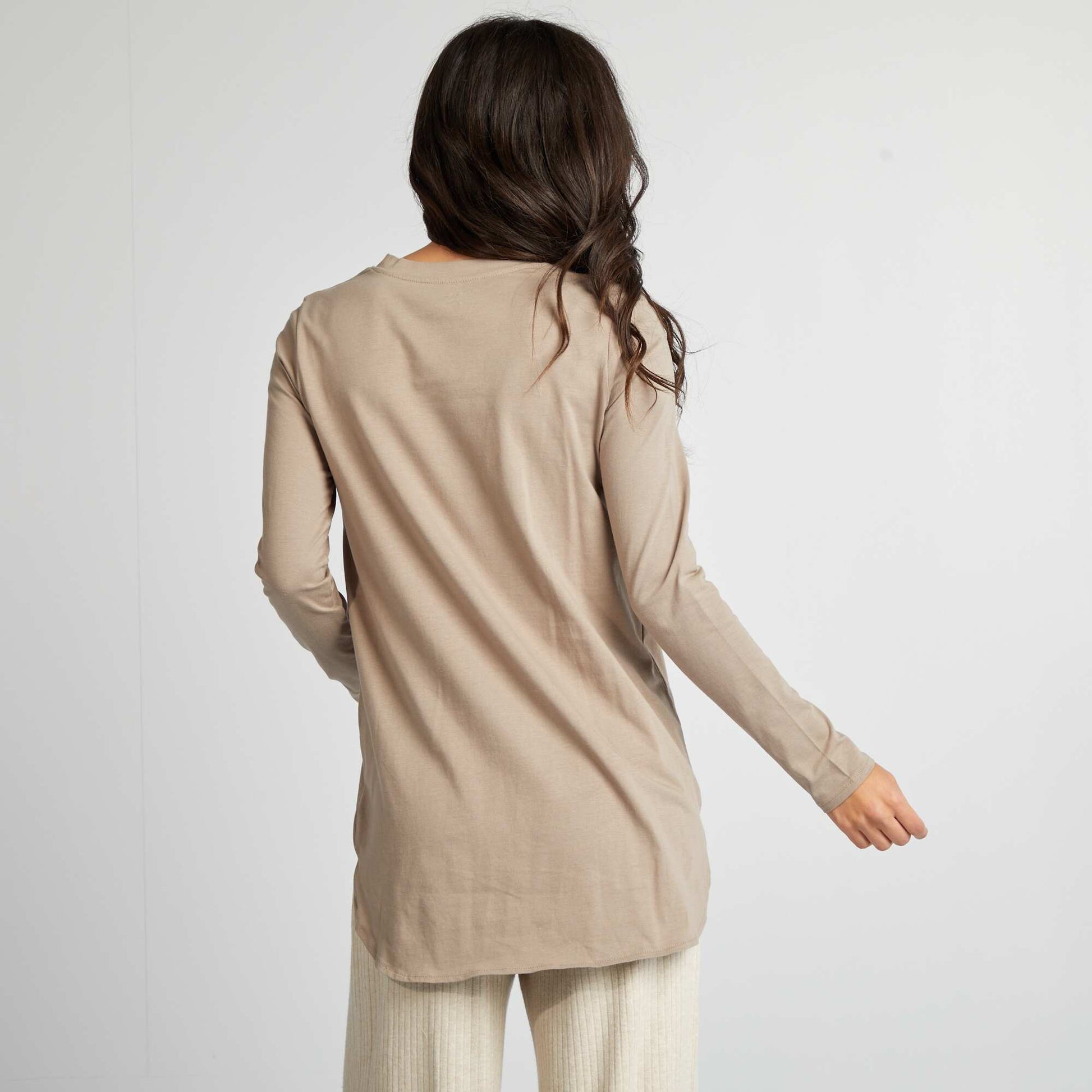 T-shirt manches longues forme rallong e Marron
