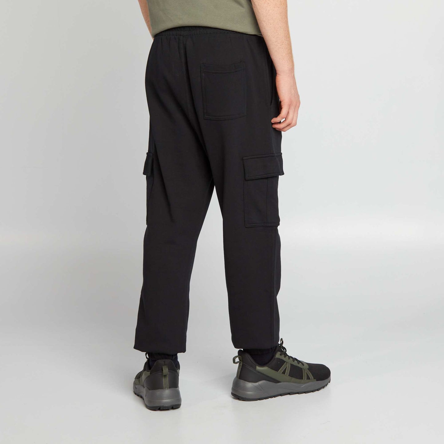 Pantalon de jogging avec poches sur les c t s noir