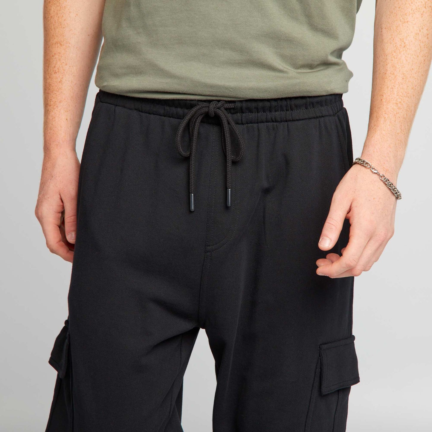 Pantalon de jogging avec poches sur les c t s noir