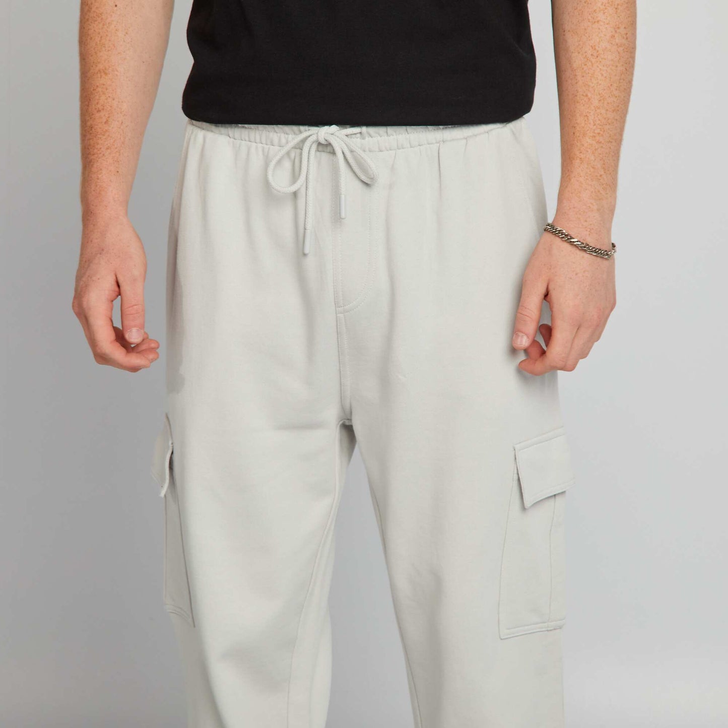 Pantalon de jogging avec poches sur les c t s Gris