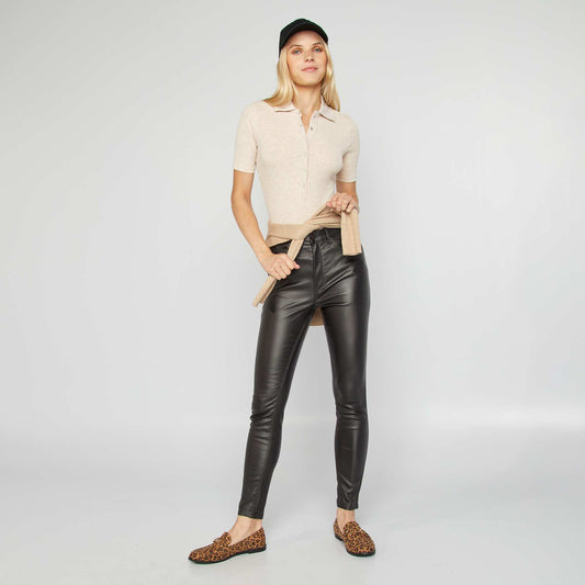 Pantalon en simili noir