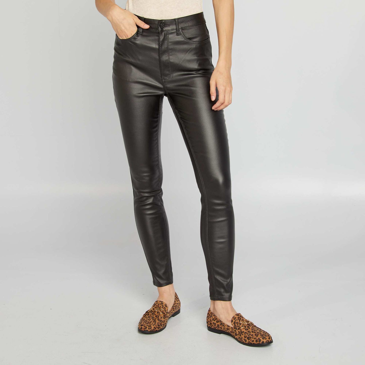 Pantalon en simili noir